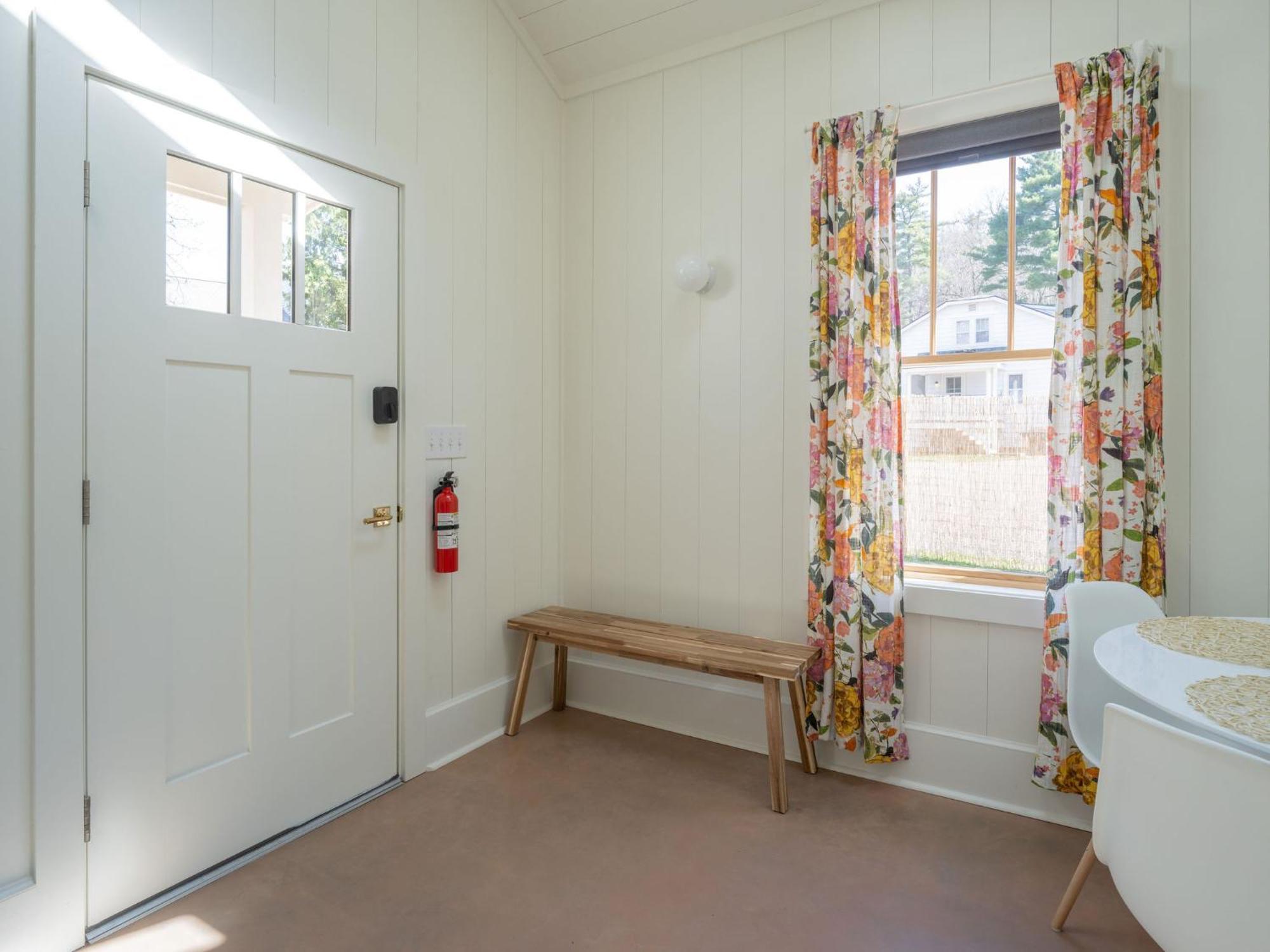 ברלינגטון Queen City Bungalow & Cottages מראה חיצוני תמונה